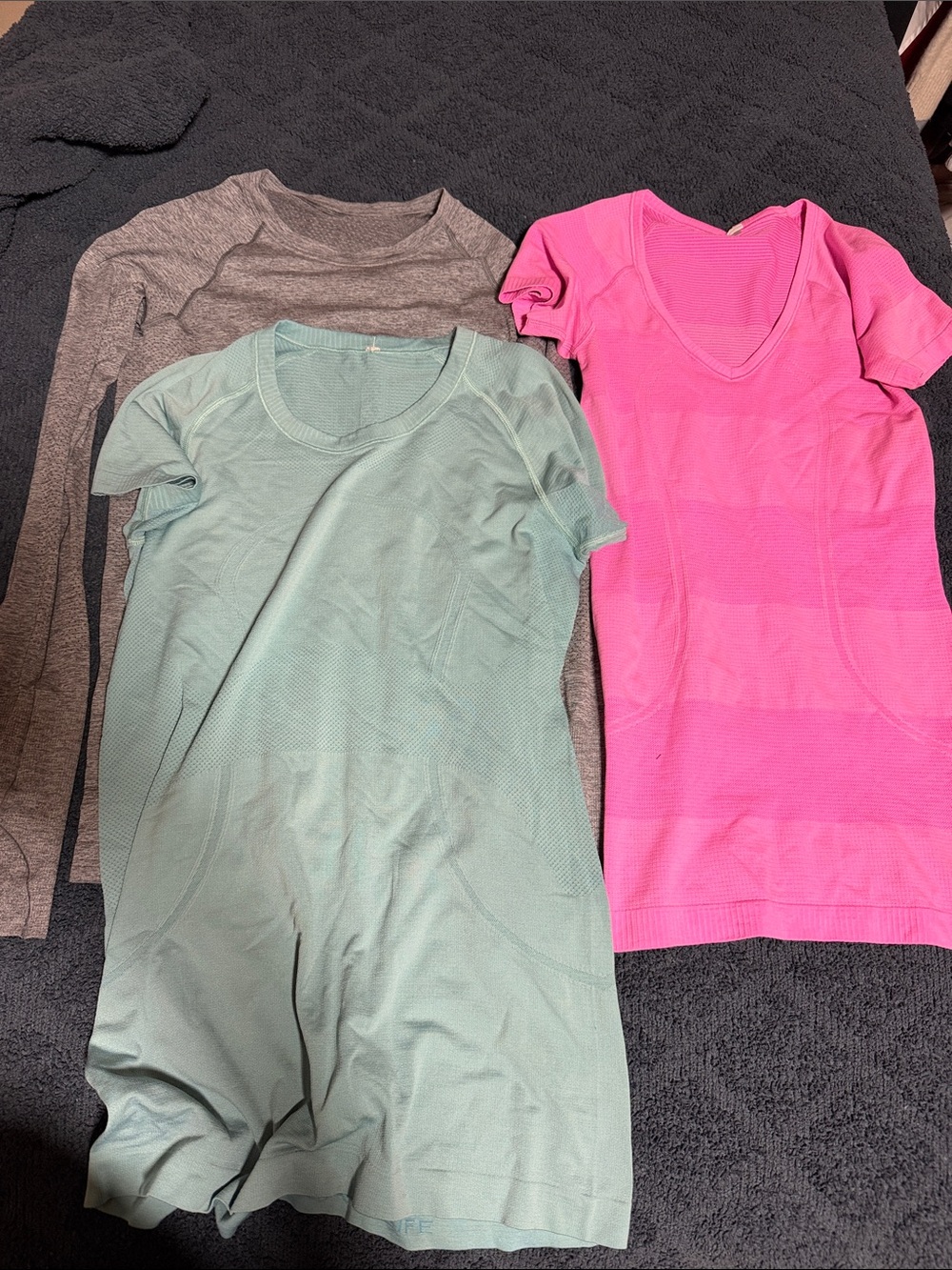 Lululemon swiftly bundle of 3, size 4